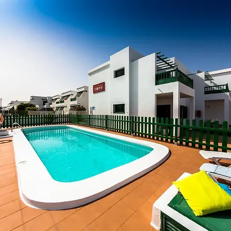 Flamboyant Adults Only Apartment Puerto del Carmen (Lanzarote)