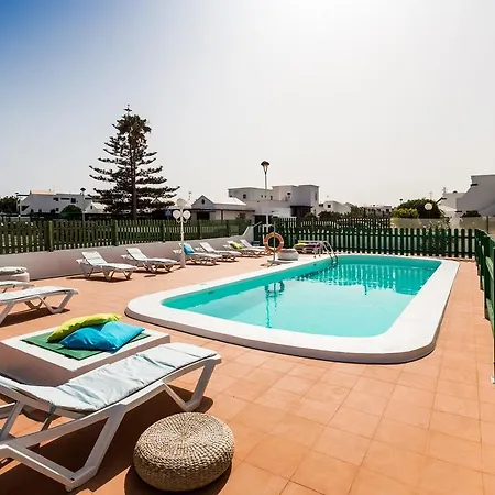 Flamboyant Adults Only Apartment *