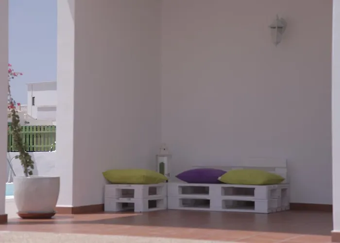 Flamboyant Adults Only Apartman